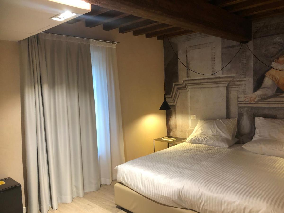 Villa Cantoni Marca Сабионета Екстериор снимка
