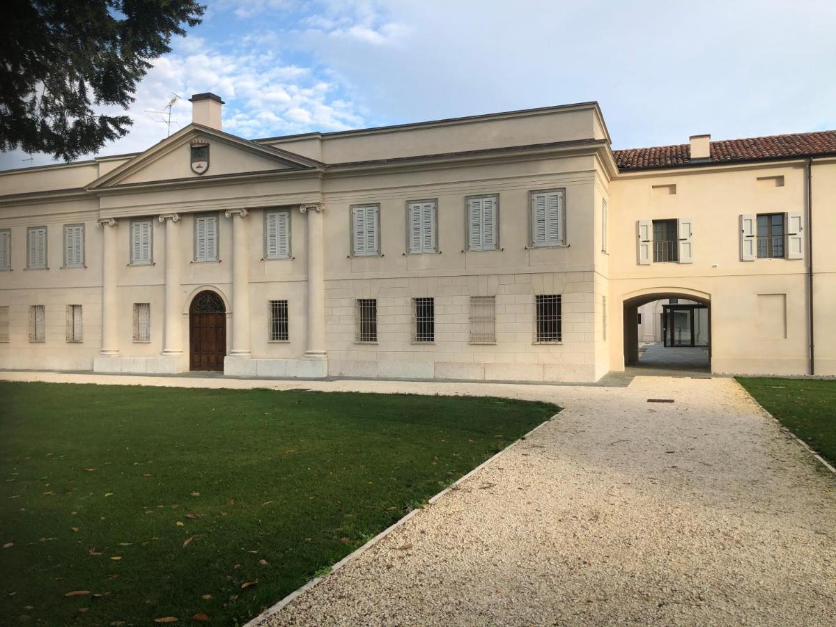 Villa Cantoni Marca Сабионета Екстериор снимка